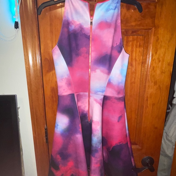 Fit and flare abstract printed mini dress - Picture 2 of 3